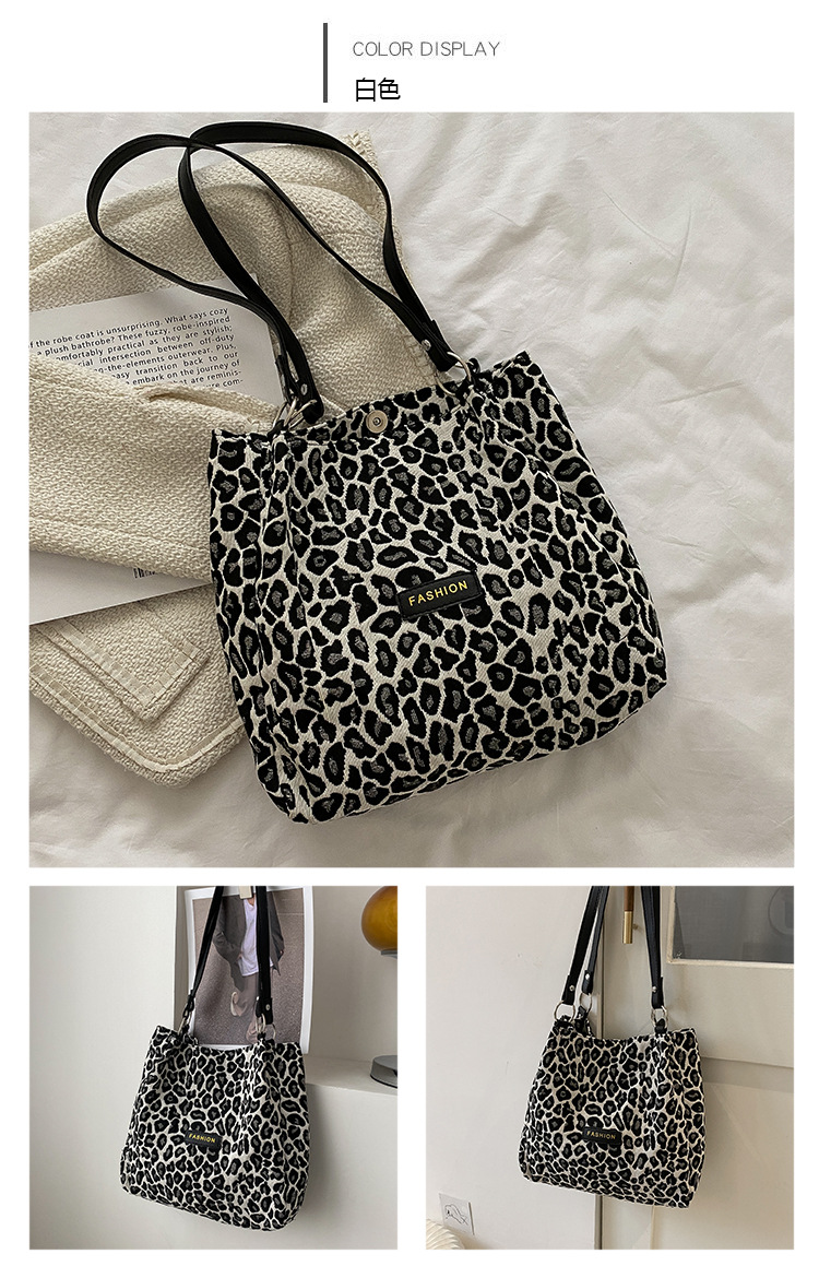 Leopard Print Fashion Pendant Large Capacity Autumn And Winter Tote Bag display picture 5