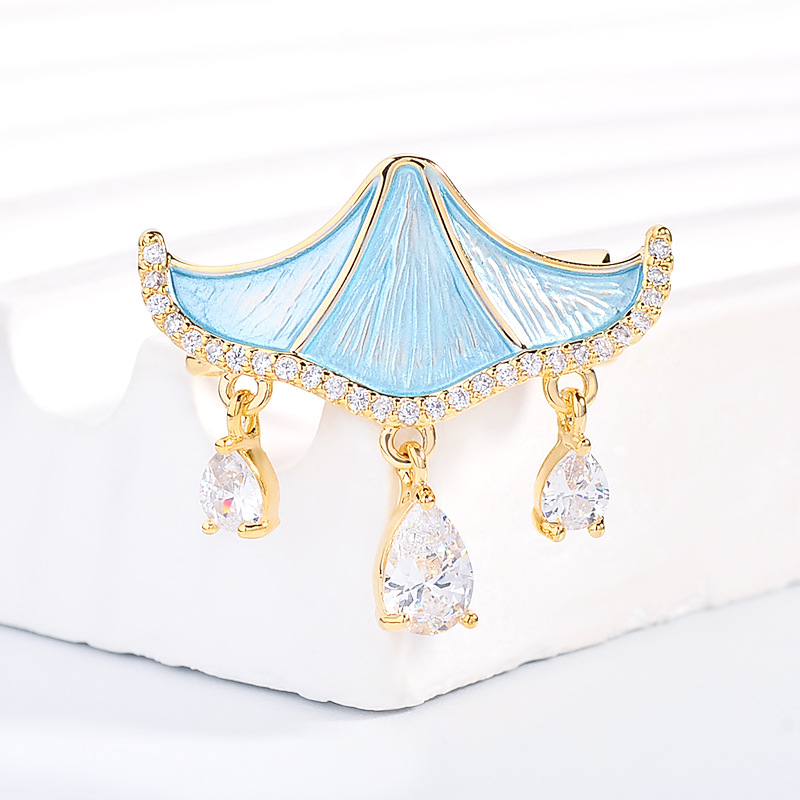 New Bowknot Ribbon Brooch with a Light Luxury and High-End Feel, Featuring Exquisite Craftsmanship and Super Shiny Enamel Design for Women, a Unique Brooch Accessory