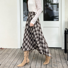 咖色毛呢格子半身裙女秋冬2025新款高腰显瘦复古格纹a字中长伞裙