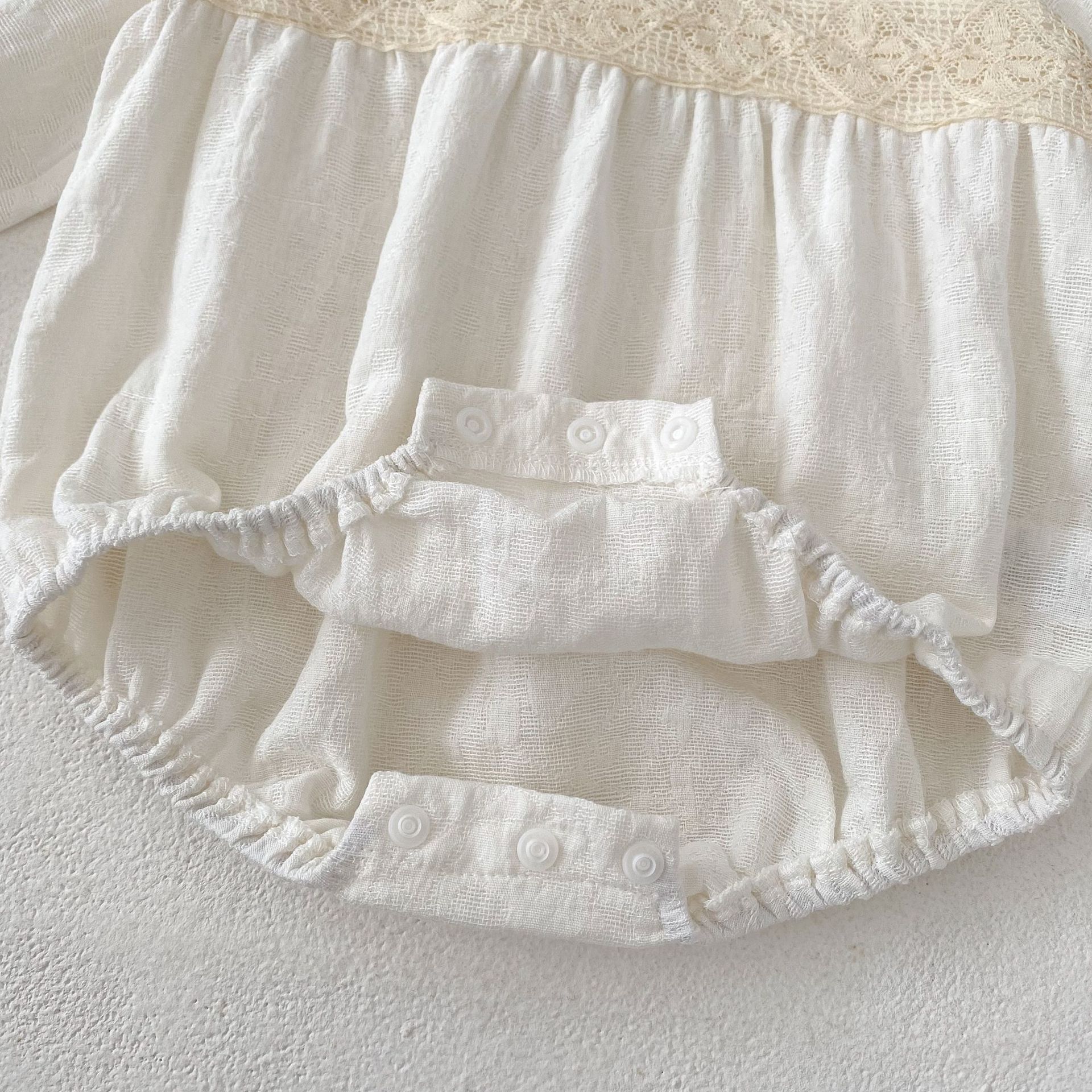 Ins2024 Autumn All Cotton New Girl Baby Long Sleeve Ha Yi Black Ear Collar Triangle Bag fart Crawler Clothes_voghion.com