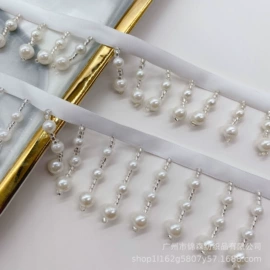 花边;腰链;流苏、穗