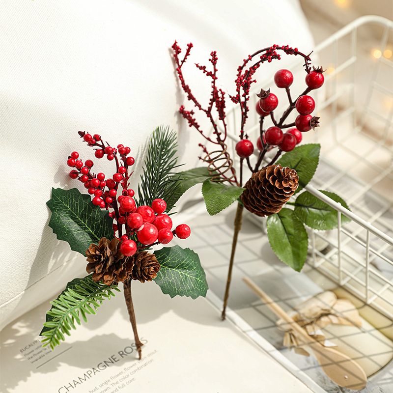 Simulación de Navidad pinos de bayas rojas frutas blancas pinos de flores decorativas de Navidad escenario