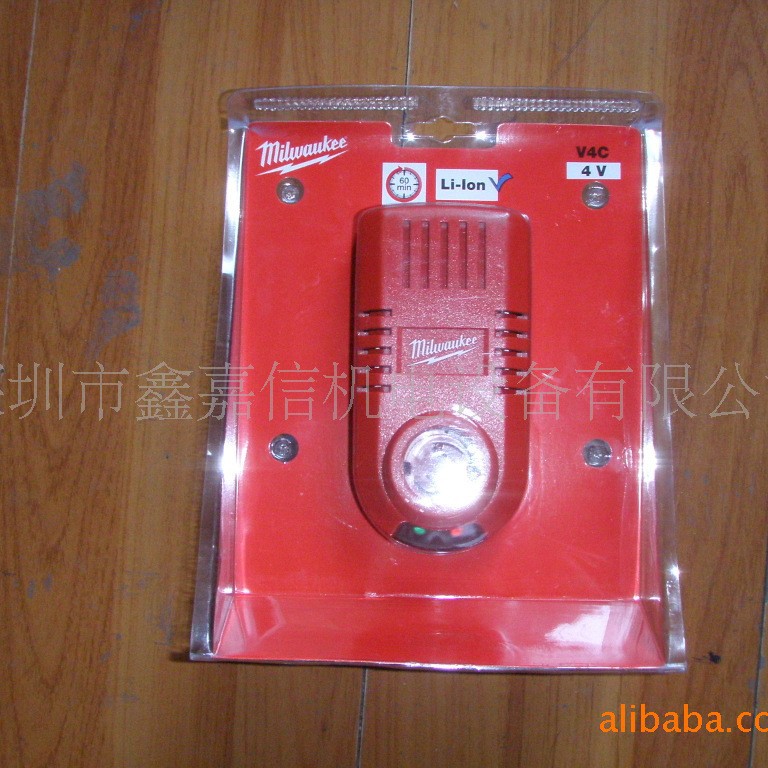 现货批发零售米沃奇锂电充电器V4C
