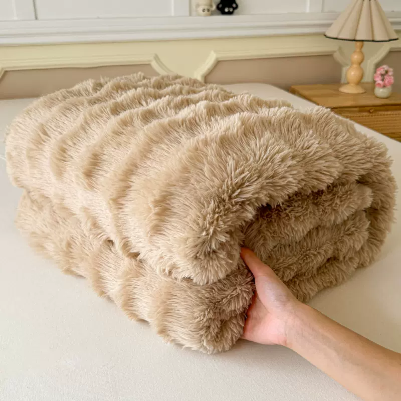 A类轻奢兔毛绒雕花毯子沙发毛毯2025新款双面加绒午睡办公室盖毯