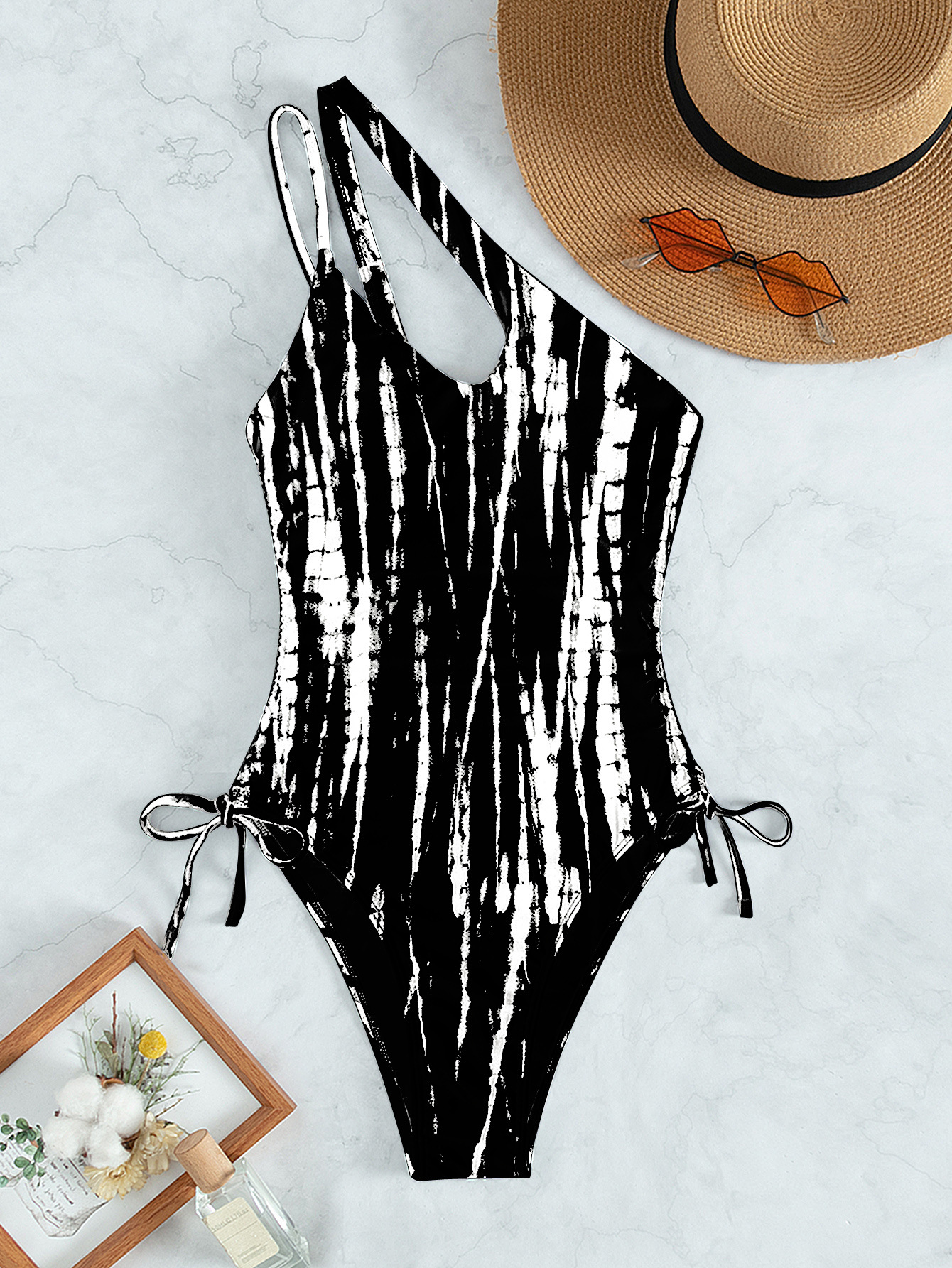 Women's Classic Style Stripe 1 Piece One Piece Swimwear display picture 2