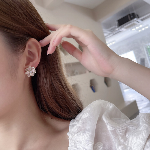 European and American temperament colorful zircon flower earrings S925 silver needle earrings for women simple daily three-dimensional camellia earrings