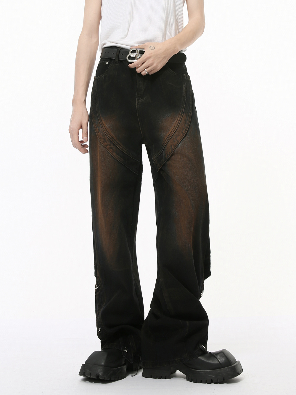 MTLCLOTHES Hombres| Nuevos productos de otoño de alta calle de residuos de viento de tierra hacer viejos teñidos sucios empalme deconstrucción jeans casuales