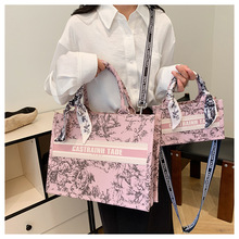 �羳���Q�������ذ���Ů�¿���ĸӡ���μ������ٴ����eб���