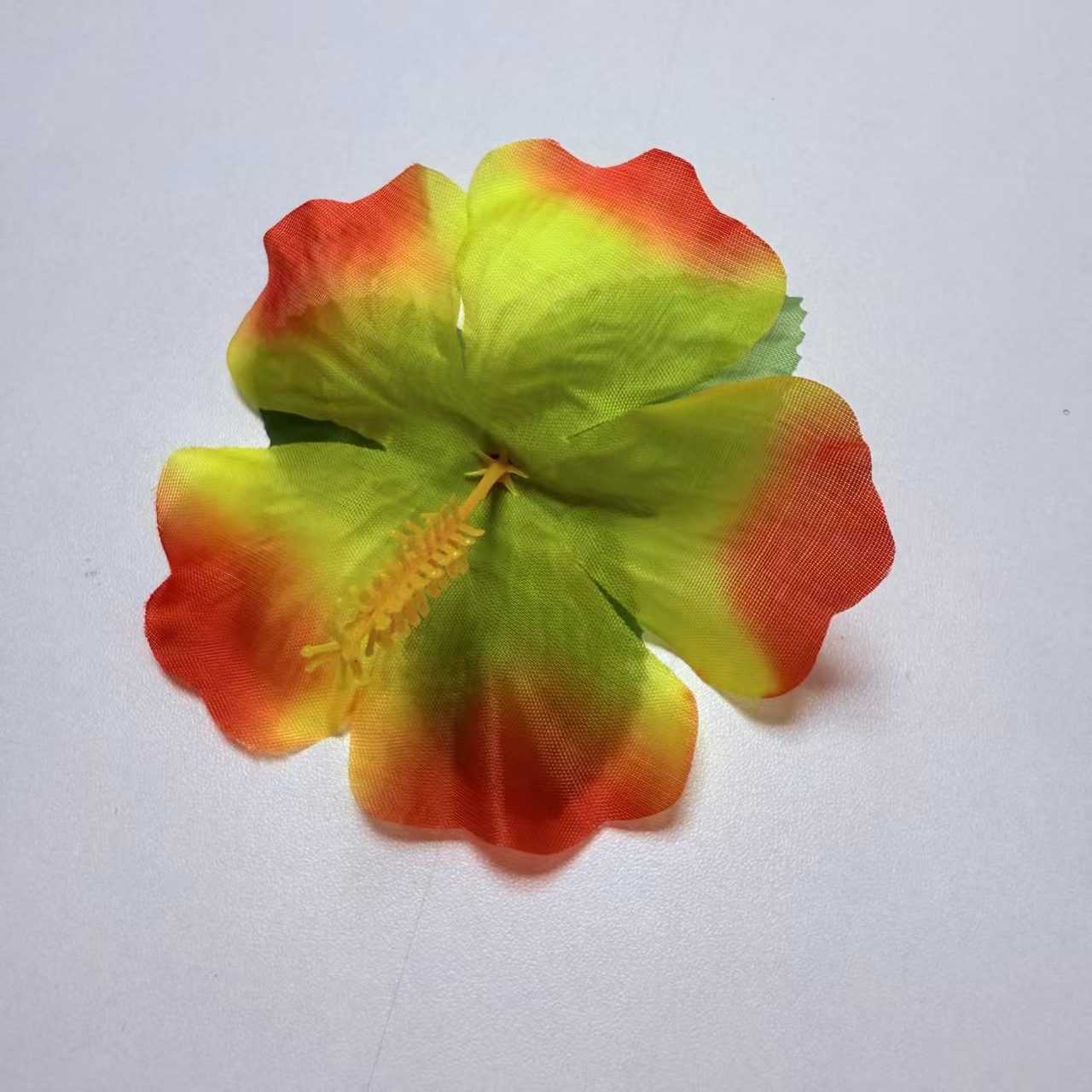 Nuevo producto hawaiano imitación de pétalos para llevar una guirlanda de cuello de montaje de hojas de flores DIY tela de poliéster hecha a mano pétalos falsos de color
