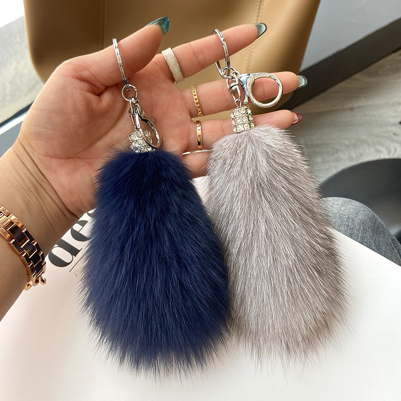Wholesale Fox Fur Key Pendant Fur Ball Jewelry Electric Car Car Keychain Pendant Plush Tail Wholesale Fox Fur Key Pendant Fur Ball Jewelry Electric Car Car Keychain Pendant Plush Tail