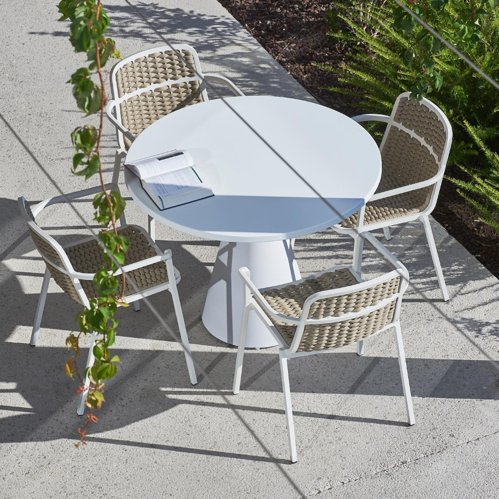 Mesa y silla al aire libre combinación de patio impermeable a prueba de agua y protección solar de caña de tres piezas, silla de comedor al aire libre nórdica moderna en línea ocio image 2