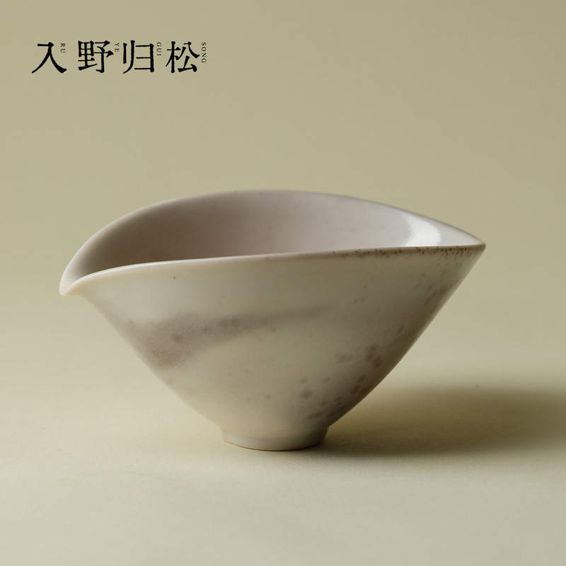 Rough Pottery White Ware from Shino Kiln, Creative Handmade Tea Sharing Vessel, Niche High-End Pottery Art Rough Pottery White Ware from Shino Kiln, Creative Handmade Tea Sharing Vessel, Niche High-End Pottery Art