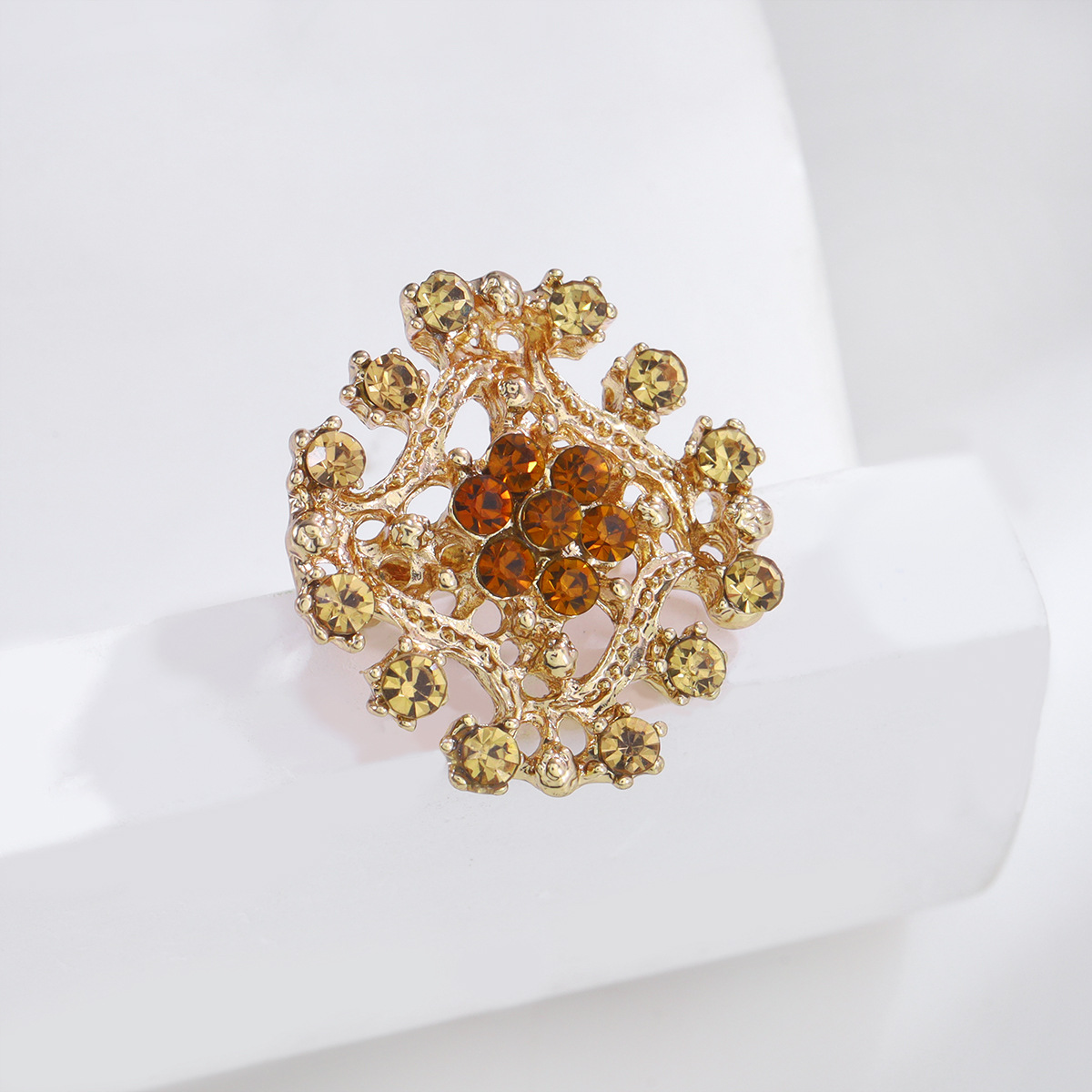 특별 통관 가을과 겨울 새로운 패션 크리스탈 진주 브로치 합금 다이아몬드 CORSAGE 여성 의류 액세서리 핀의 한국어 버전