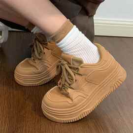 原创卡其色学生厚底休闲板鞋女2025秋季新款鞋子百搭运动休闲鞋子