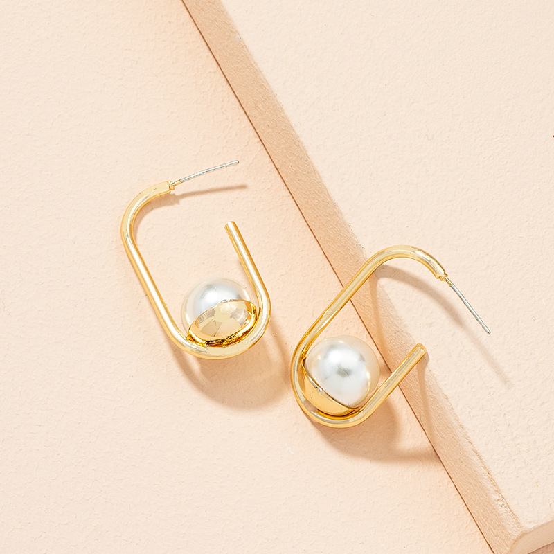Fashion Freshwater Pearl Retro Earrings display picture 3