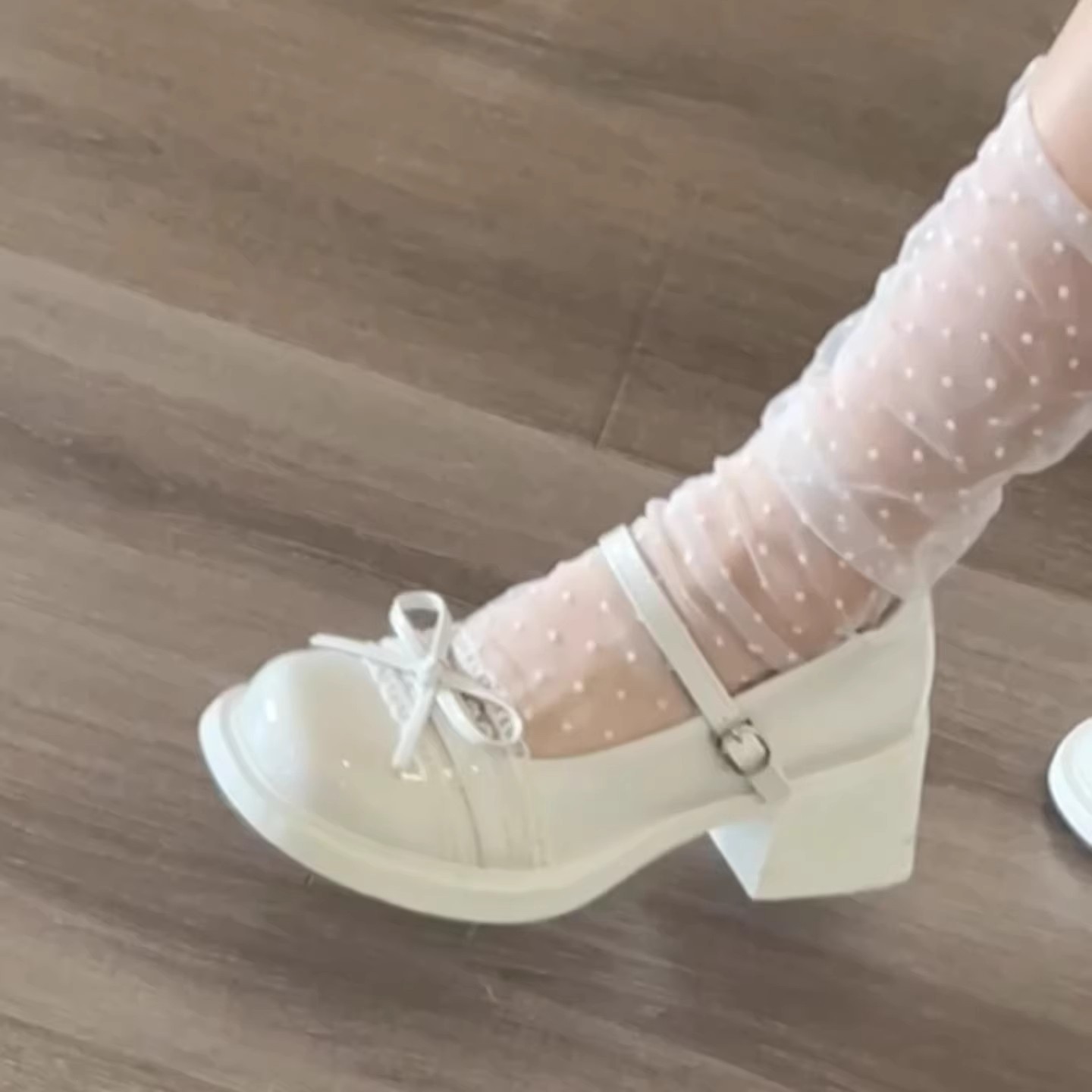 Zapatos de arco de encaje suave y exquisito de estilo francés Marian Zapatos de mujer primavera y verano de 2026 nuevos zapatos de estilo universal
