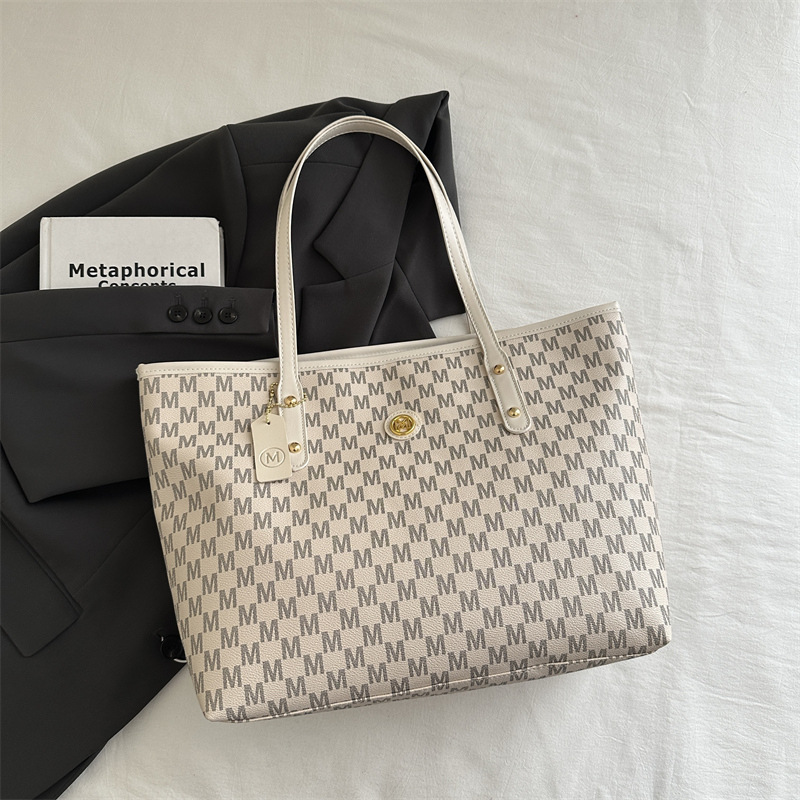 Bolso relajado para mujeres 2025, primavera y verano, nuevo bolso de mano, bolsa de viaje de moda, bolsa de hombro de gran capacidad.