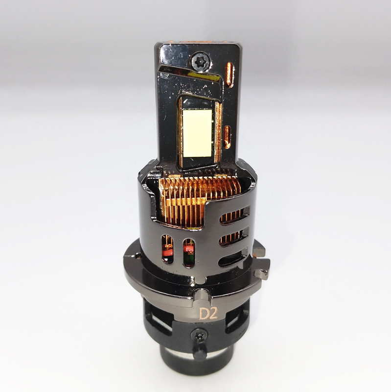 Fabricante de nuevos productos directos enchufable D2S / D4S faro de automóvil LED, el primer sistema de conducción de calor de aleta de cobre puro