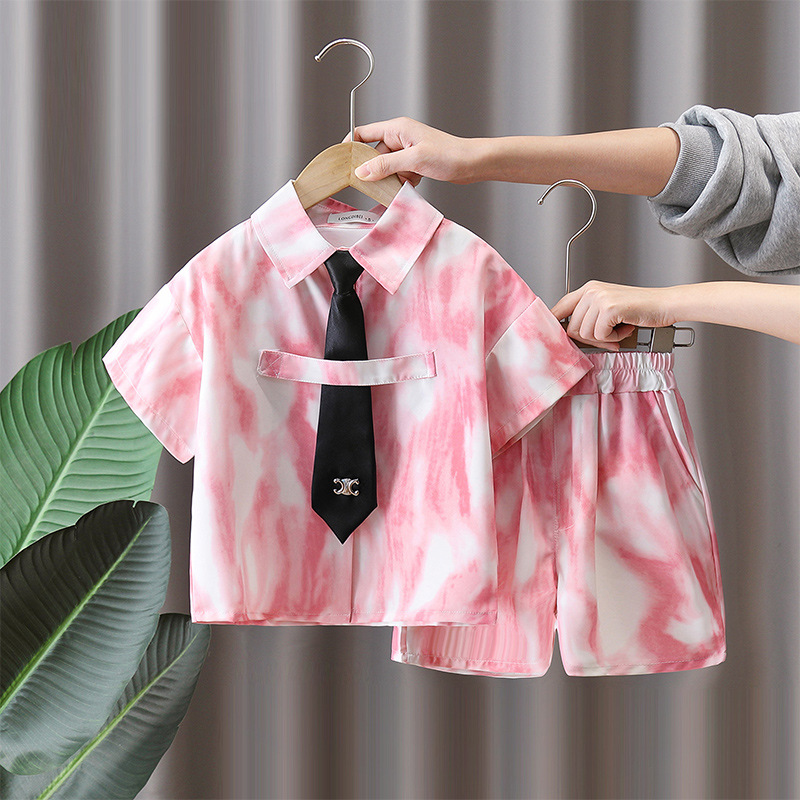 7156 Ropa para niños Traje de estilo universitario para niños Niños 2025 Nuevo verano Camisa coreana Pantalones cortos de manga corta Conjunto de dos piezas