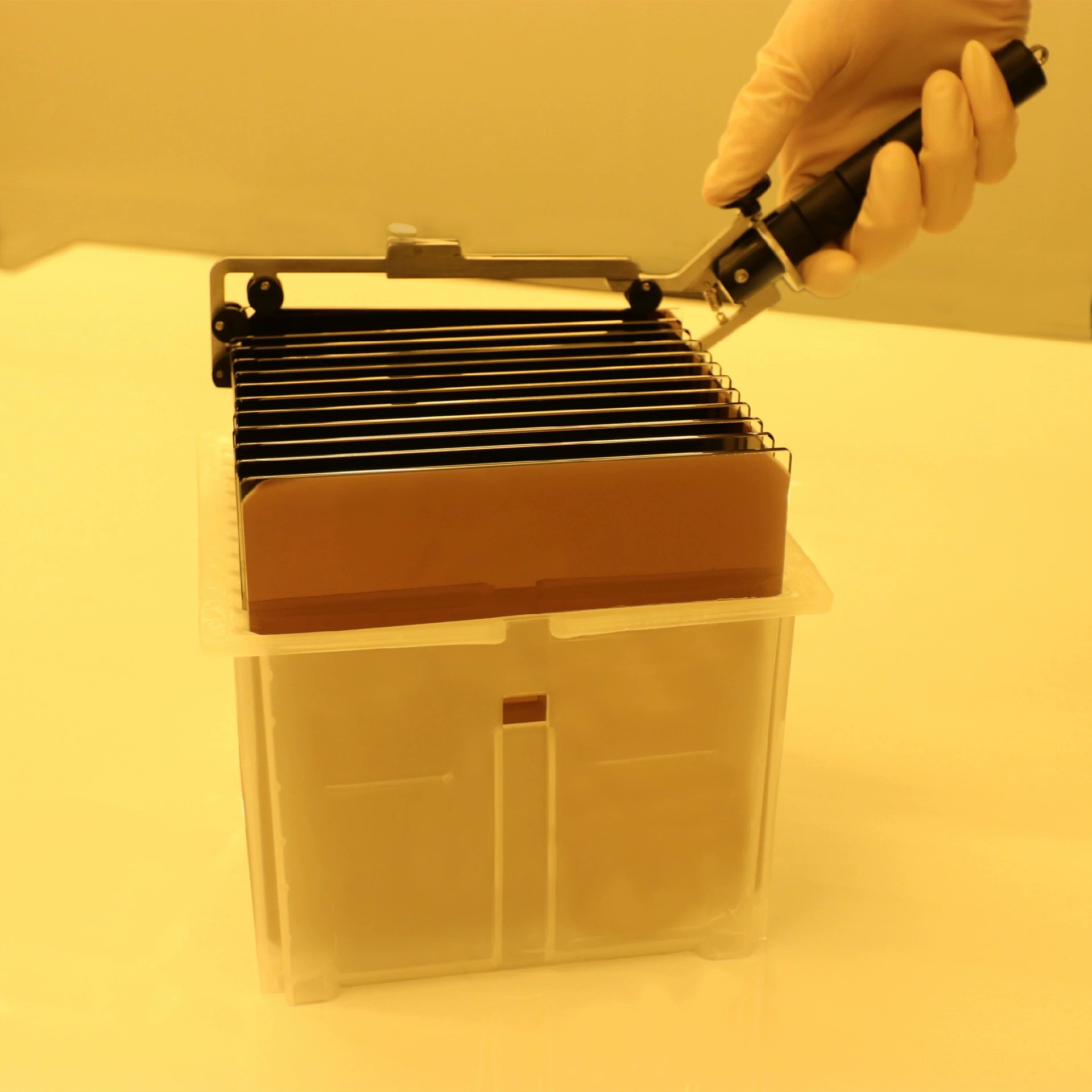 Изготовление световых шаблонов для маскировочных материалов небольшого размера гомогенизированная пластина из хрома 126.6 ± 0.2*126.6 ± 0.2mm