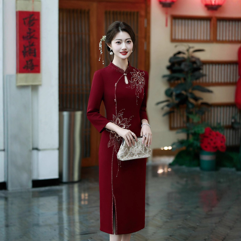 Wedding Mother's Wedding Banquet Dress 2025 New Style Young Mother-In-Law Wedding Dress Cheongsam Elegant Noble Mother-In-Law Outfit