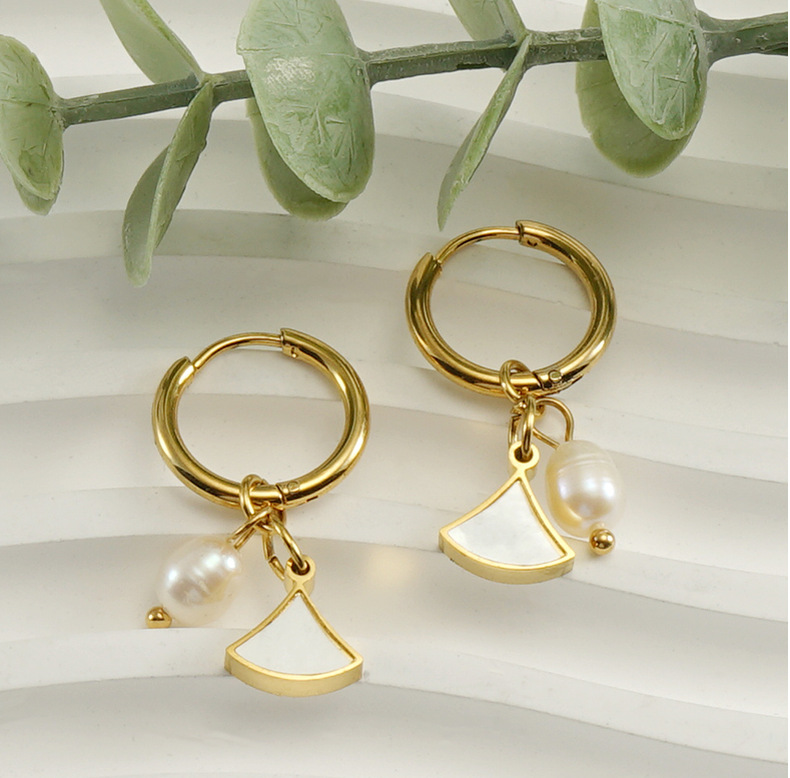 Elegant Fish Tail Stainless Steel Inlay Artificial Pearls Shell Drop Earrings 1 Pair display picture 1