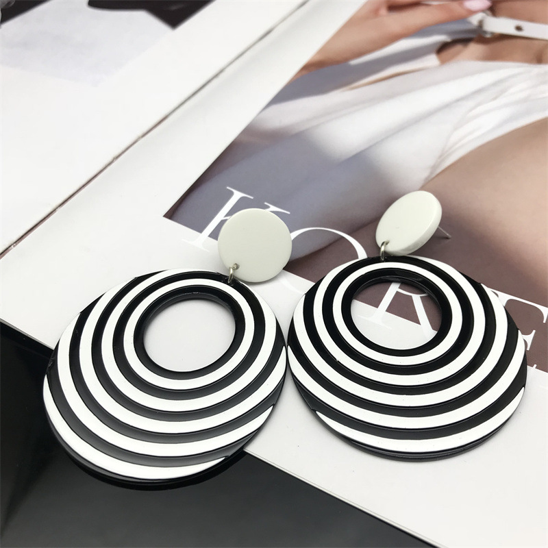 Acrylic Material Stripe, Oval Pattern 1 Pair Retro Stripe Oval Stamping Arylic Chandelier Earrings