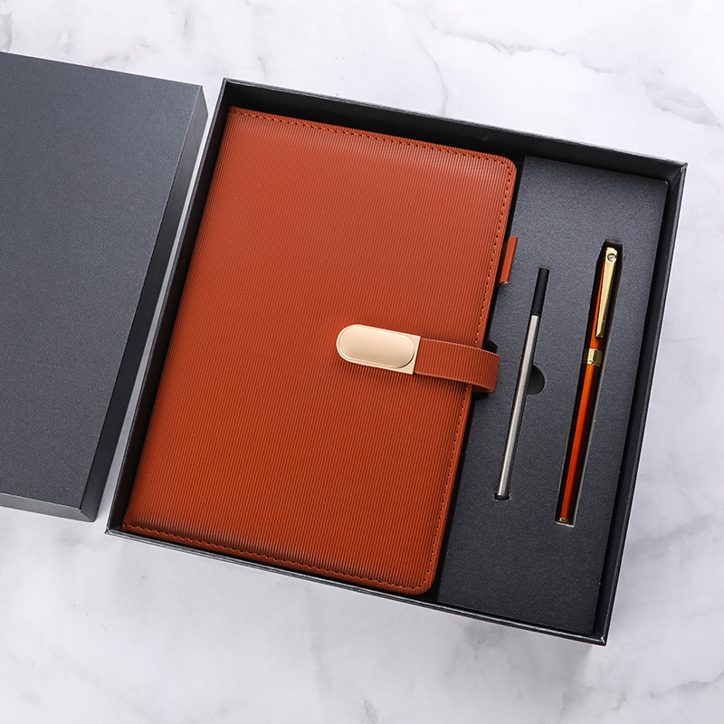 Traje de cuaderno marrón