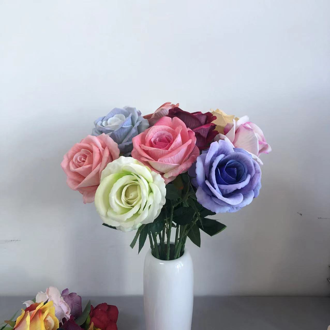 플란넬 로즈 시뮬레이션 아카시아 로즈 발렌타인 데이 싱글 로즈 웨딩 강당 가짜 꽃 장미 폭포 벽 가짜 꽃