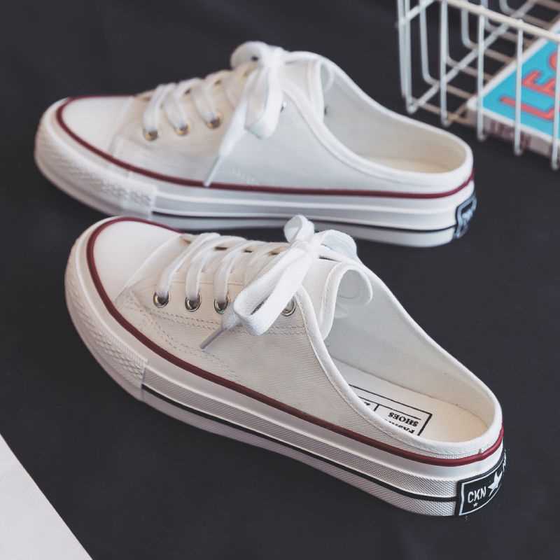 Half slippers canvas shoes for female students Korean style 2021 spring and summer new all-match slip-on white shoes heel-free loafers