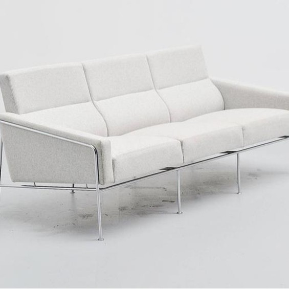 3300 Sofa by Arne Jacobsen Simple Minimalist Three-Seater Sofa First-Layer Cowhide Leather Living Room Nordic Style