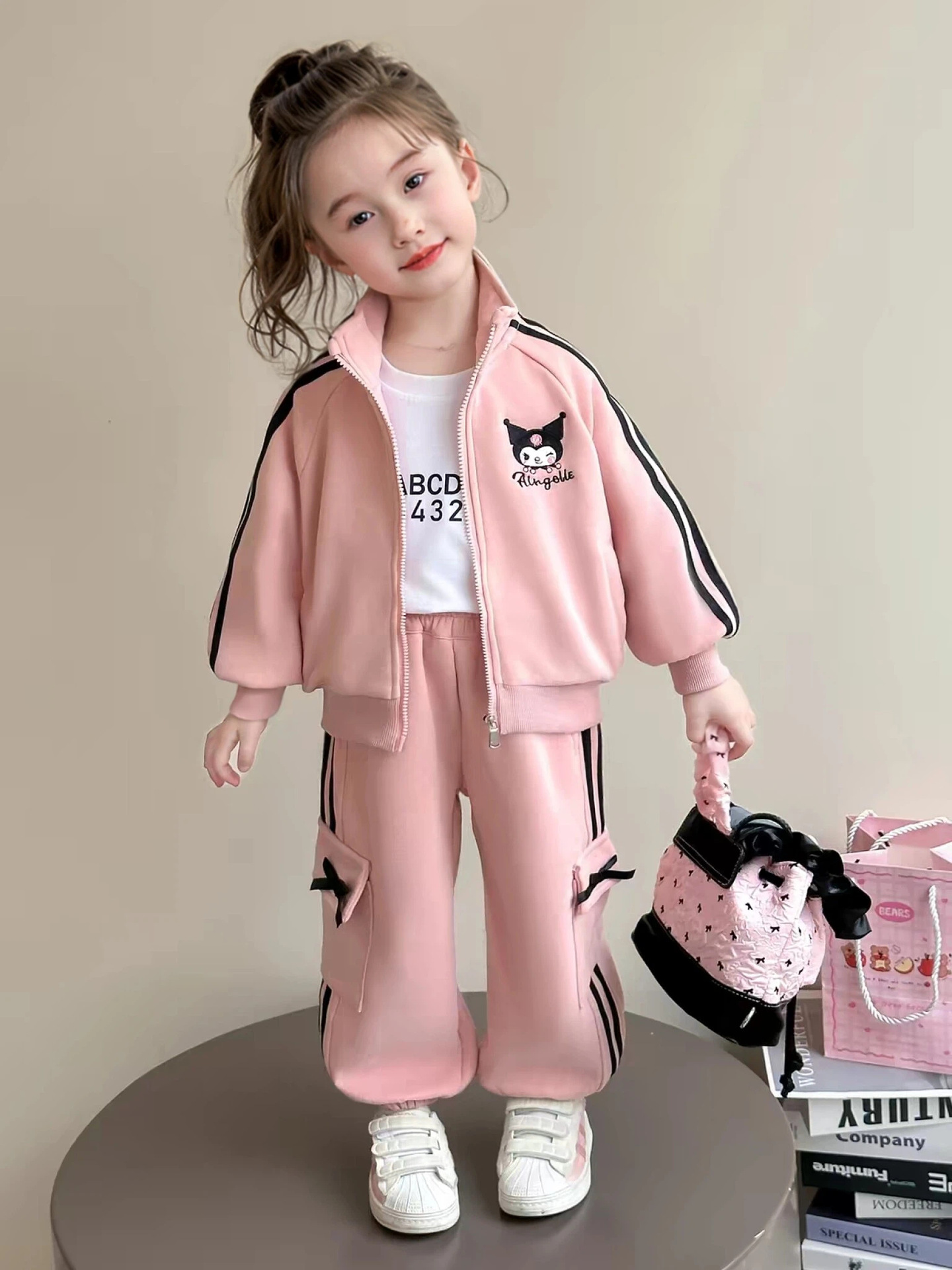 Girls' autumn sportswear set: baby cartoon casual zip-up jacket, children's sweatshirt and sweatpants, Korean-style two-piece set
