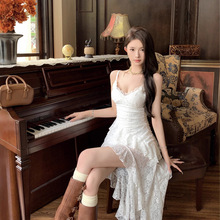 纯欲辣妹风不规则下摆开叉连衣裙浪漫氛围感修身蕾丝吊带短裙夏季