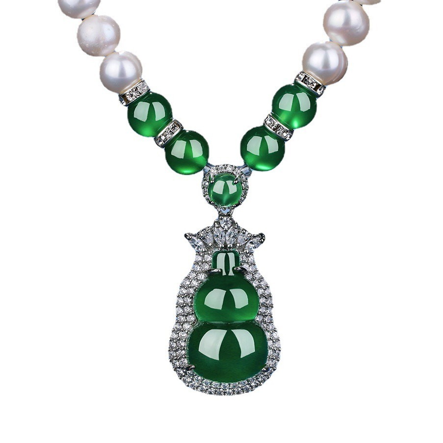 Organic necklace from pearl