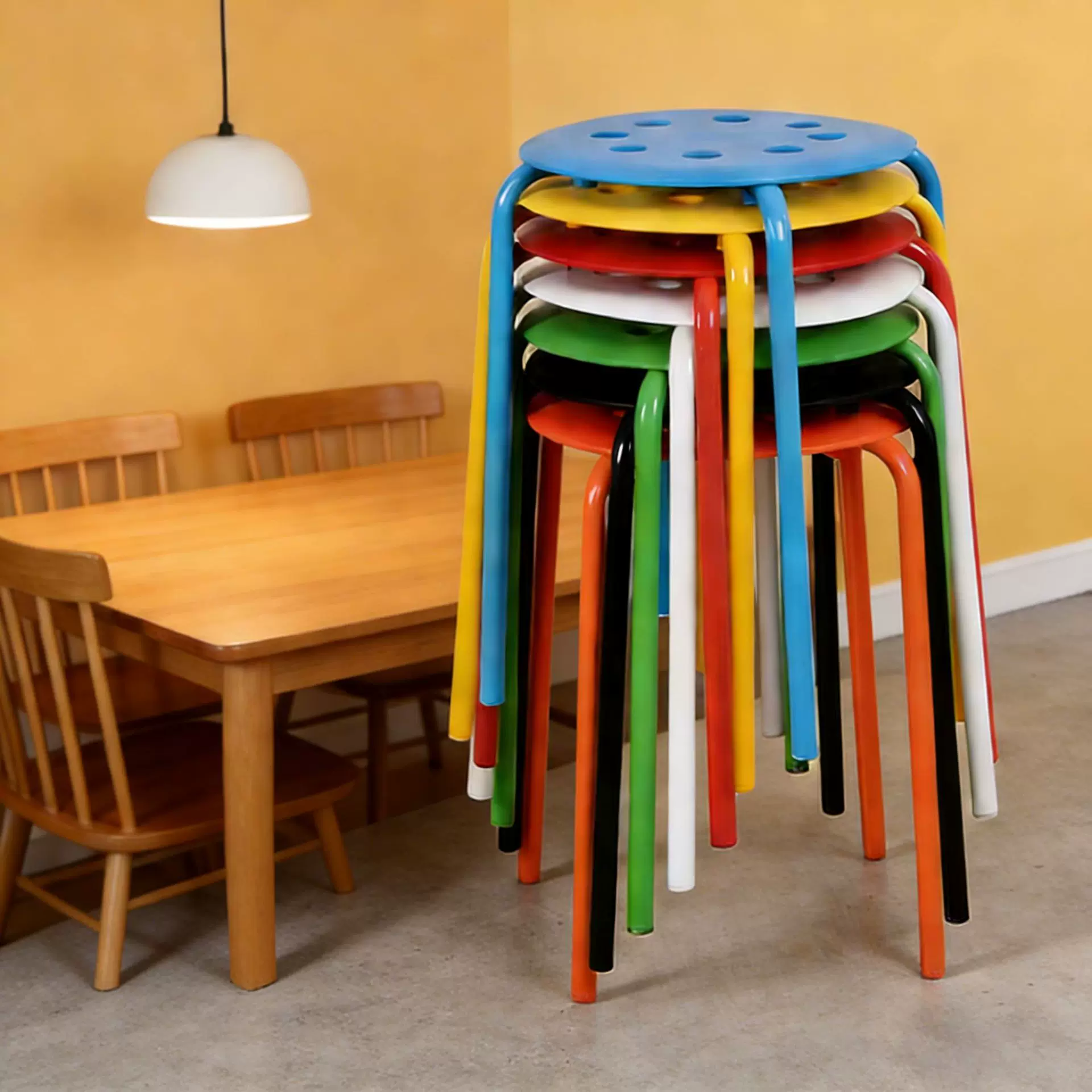 铁艺加厚八孔凳子彩色钢管可叠放备用餐凳家用客厅餐厅厨房圆凳子