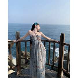 纯欲辣妹碎花手工麻花挂脖连衣裙海边度假大摆裙字裙长裙图片色