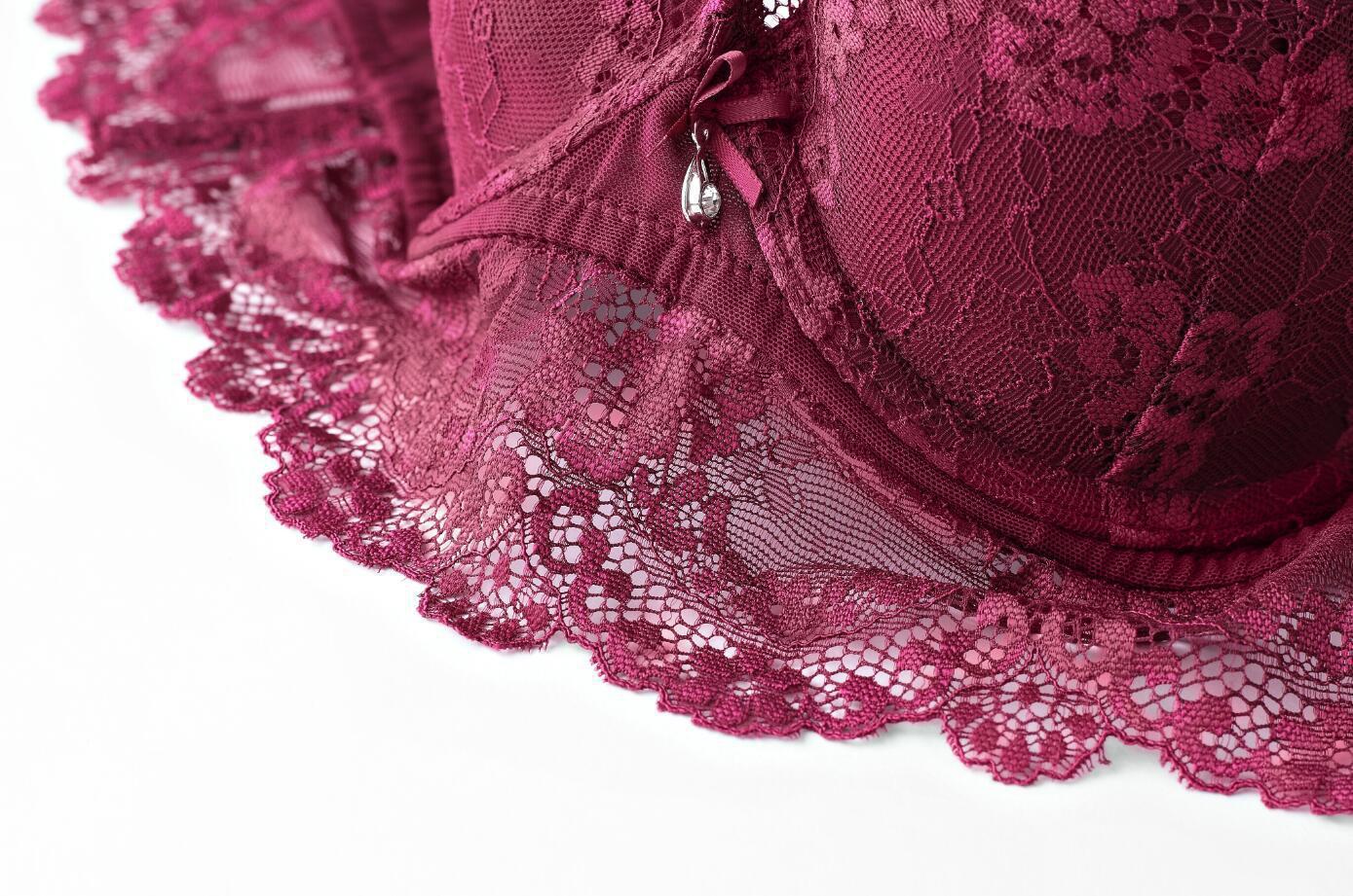 Conjunto de sutiã e calcinha em renda para mulher sexy_voghion.com