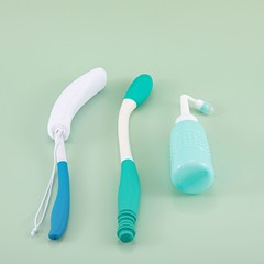 携帯浴室の長い柄の入浴ブラシのお尻は腰をかがめないで便器の補助工具の会陰の洗浄器の3つのセットを拭きます。