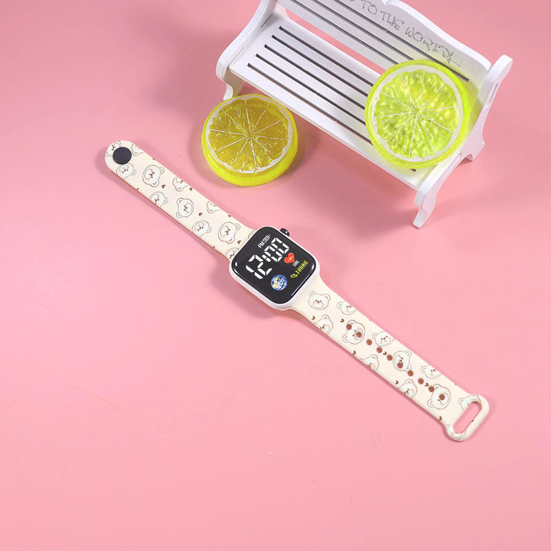 Comercio exterior cool color dibujos animados LED relojes electrónicos de moda lindos cuadráticos parejas estudiantes relojes de botón en stock