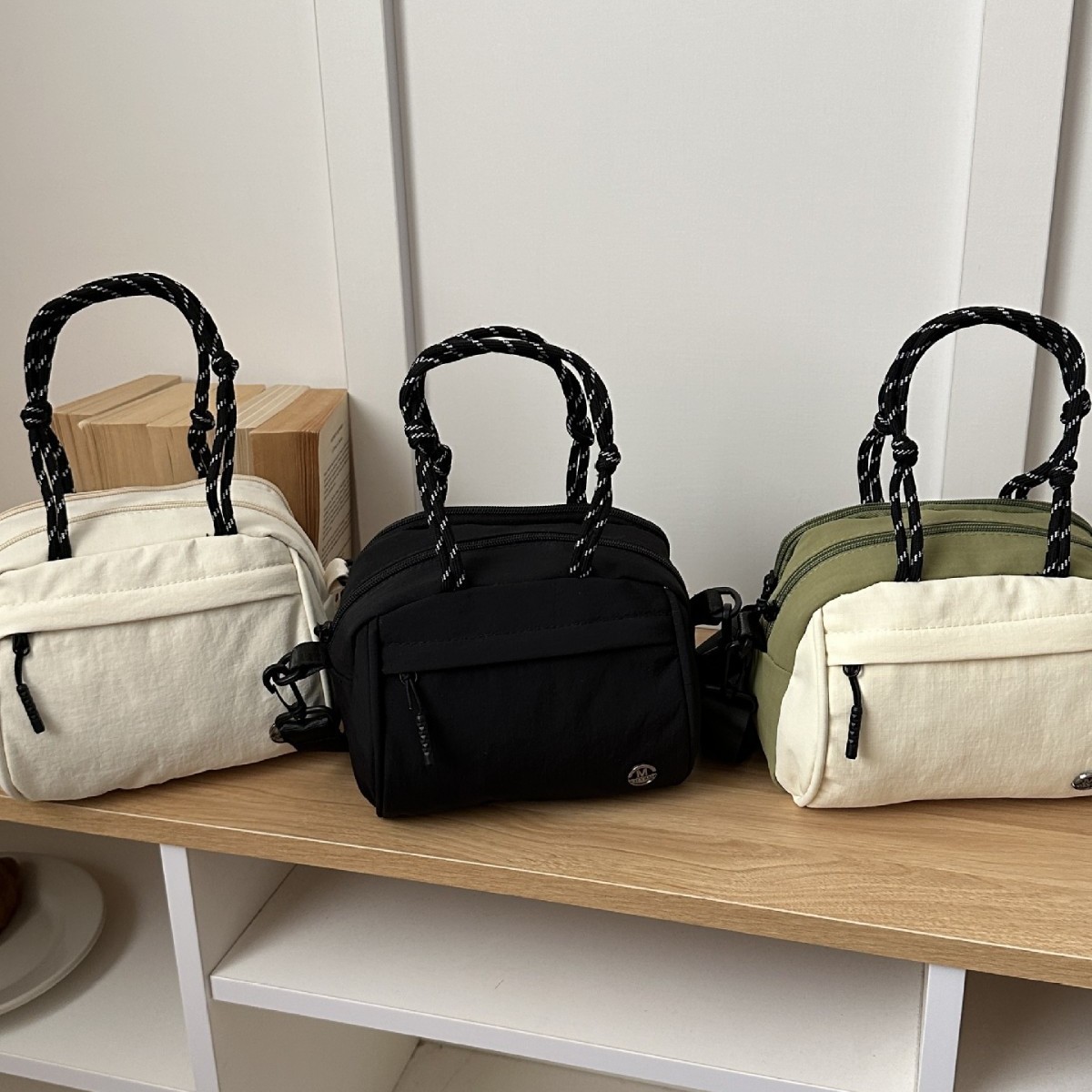 Women's shoulder bag can be worn crossbody, suitable for commuting, shell-style small backpack, simple small handbag for going out, new autumn 2026 model
