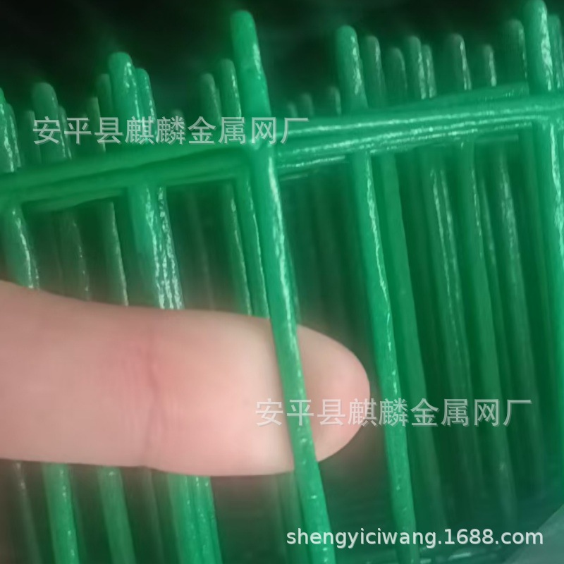 养殖围栏铁丝网厂家出口标准草绿养鸡鸭防鼠围栏网果园防护网圈地