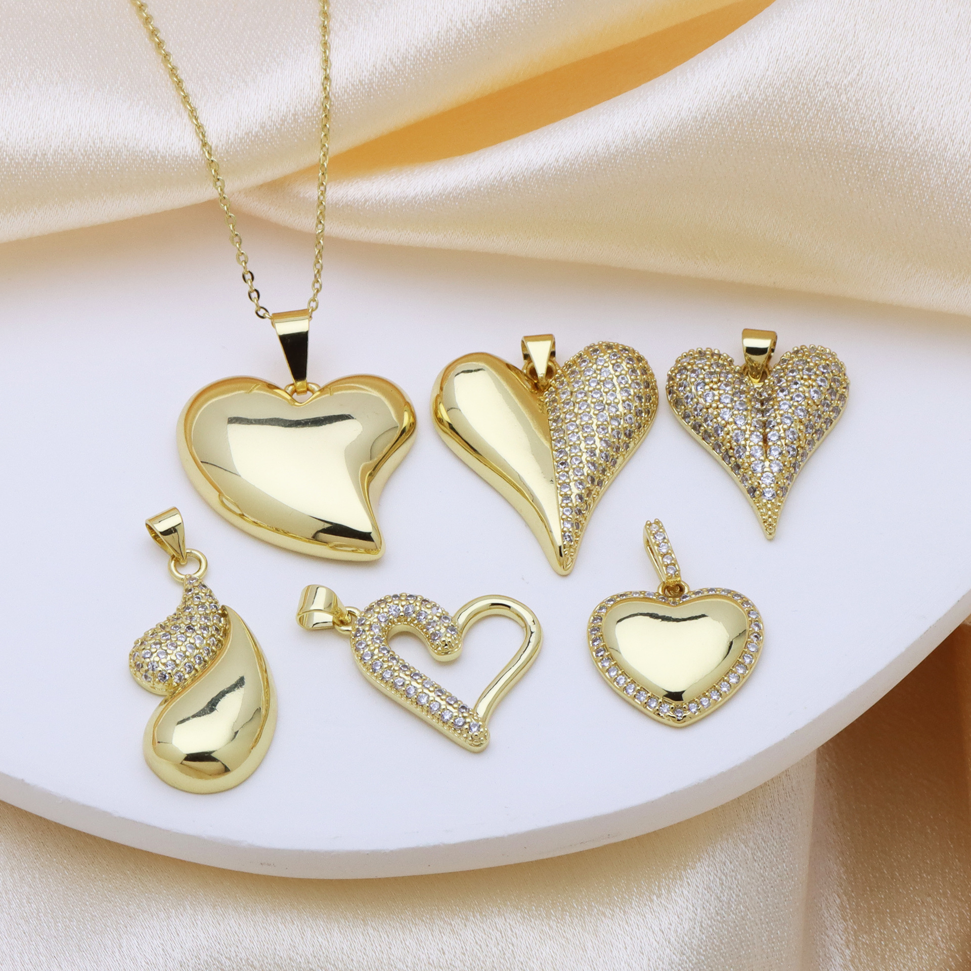 12g Weight Copper Pendant Material Pendant Necklace Classification Copper Chain Material 1 Piece Quantity Daily Occasion Copper Material Heart Shape Pattern Women's Gender Simple Style Style Copper Heart Shape Pendant Necklace 无