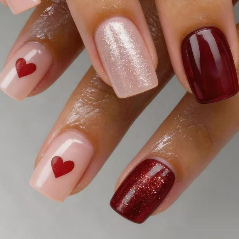 Fashionable and Versatile Red Heart-Shaped Glitter Short Nail Tips, Detachable Wearable Nail Pieces, 24 Pieces Wholesale Fashionable and Versatile Red Heart-Shaped Glitter Short Nail Tips, Detachable Wearable Nail Pieces, 24 Pieces Wholesale