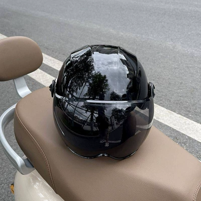 Motosiklet kaskı (dəbilqə) Half Helmet for Men and Women, Hot