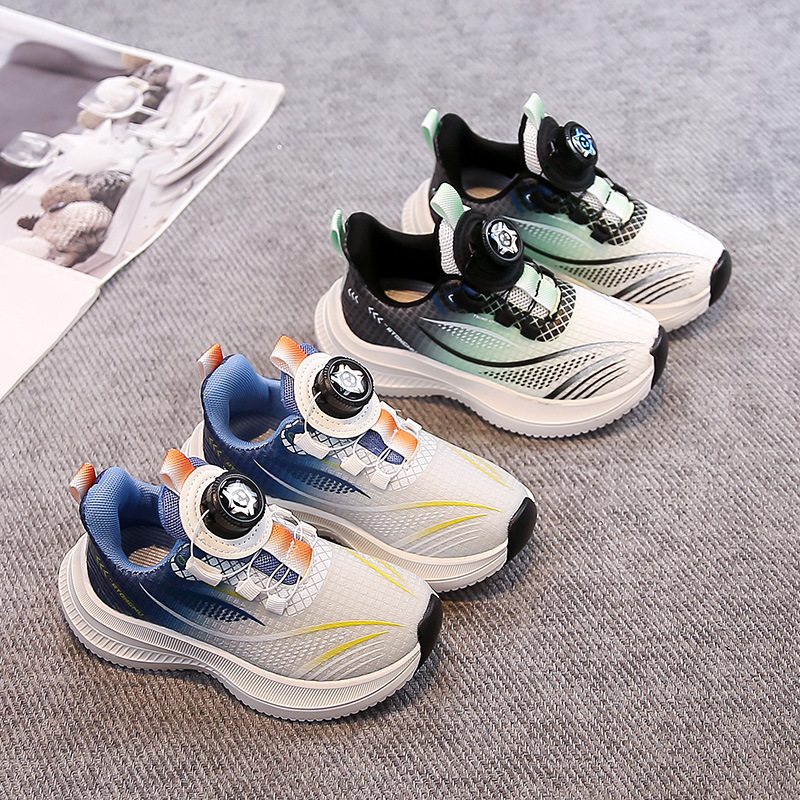 Fashionable lightweight breathable sneakers for boys