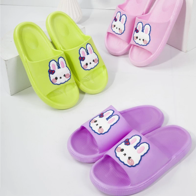 2023 Летние тапочки для девочек, домашняя мультяшная Милая ванна для ванной, нескользящая износостойкая верхняя одежда, удобная мягкая оптовая продажа