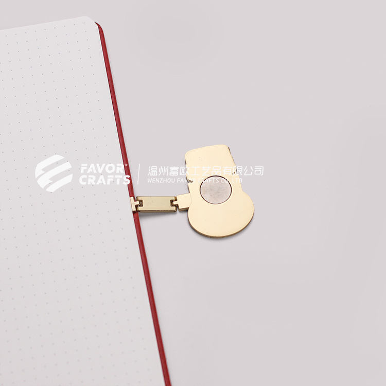 不同衣物不同“手法”余某在奥特莱斯现场被抓！