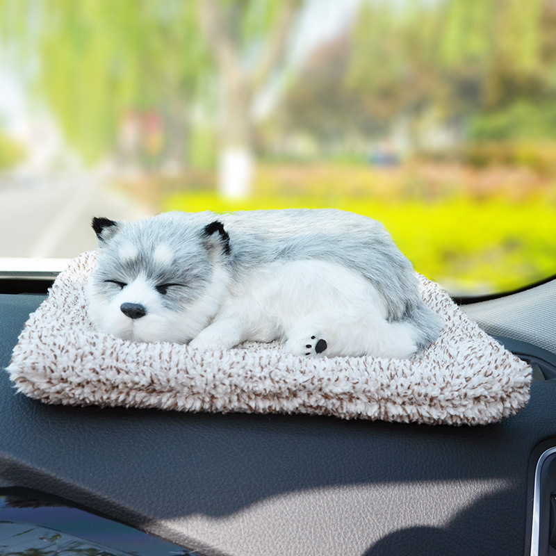 Decoraciones de automóviles adornos adorables accesorios de automóviles en línea nuevos animales de dibujos animados de perros simulados