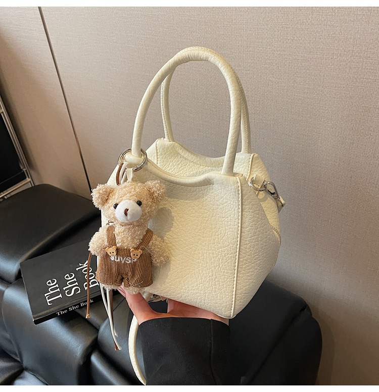 This is a unique, stylish and casual women's bucket bag for the summer of 2025. It's a Korean style single-shoulder crossbody women's bag with a sense of fashion undefined