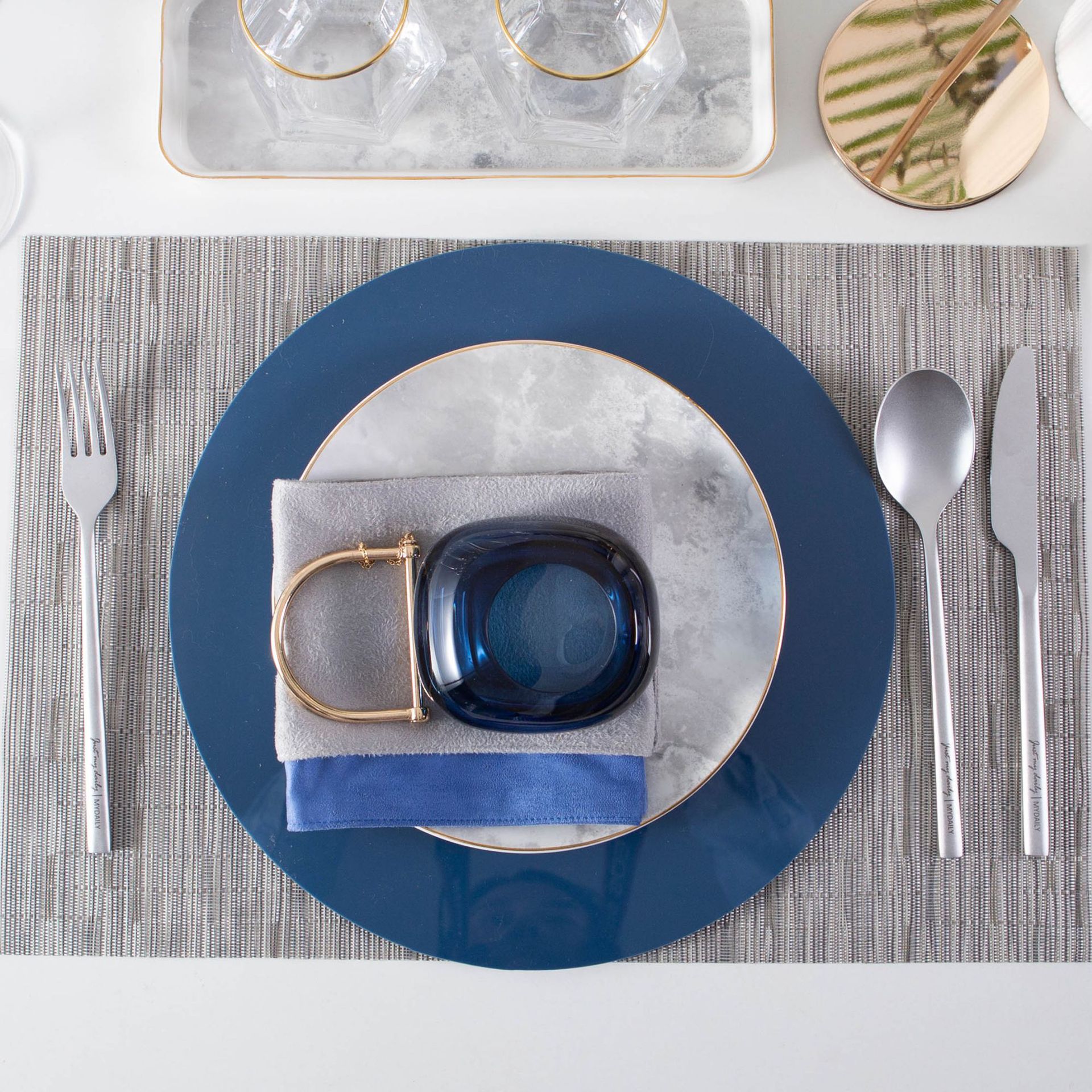 跨境月亮盤輕奢銀色點心盤啞光手描金陶瓷餐盤簡約掛盤樣品房擺件